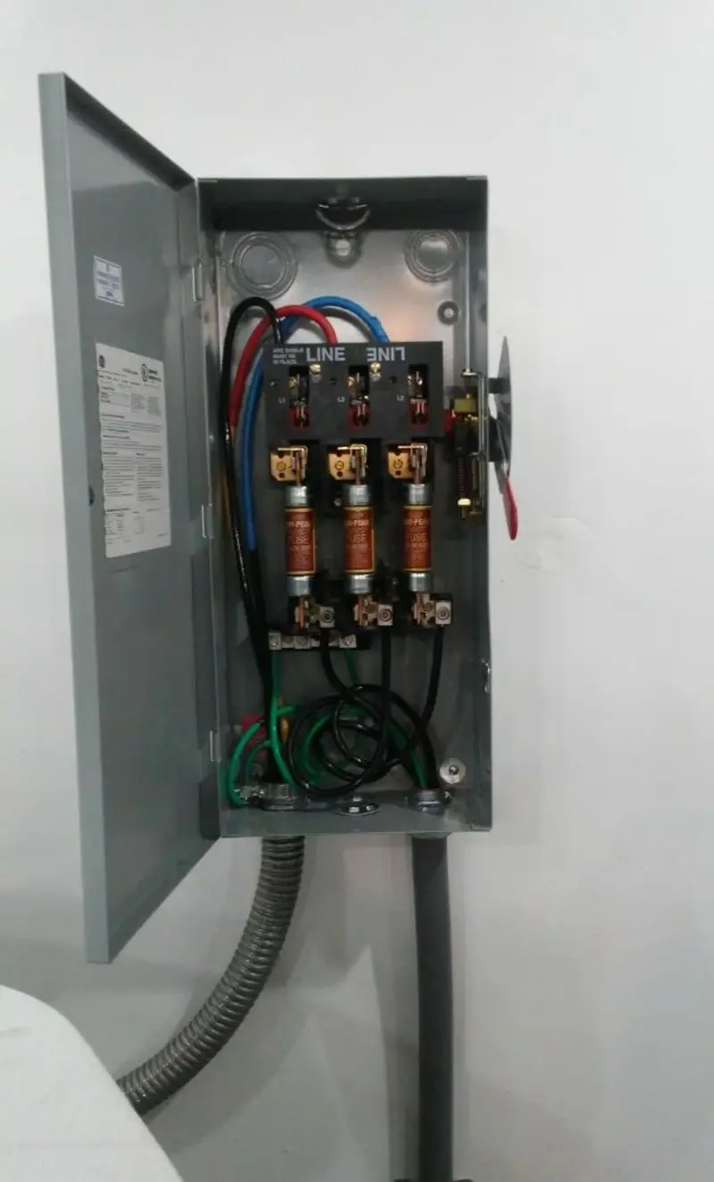 Three-phase disconnect switch installed for Electrical Wiring & Rewiring in Union Mill